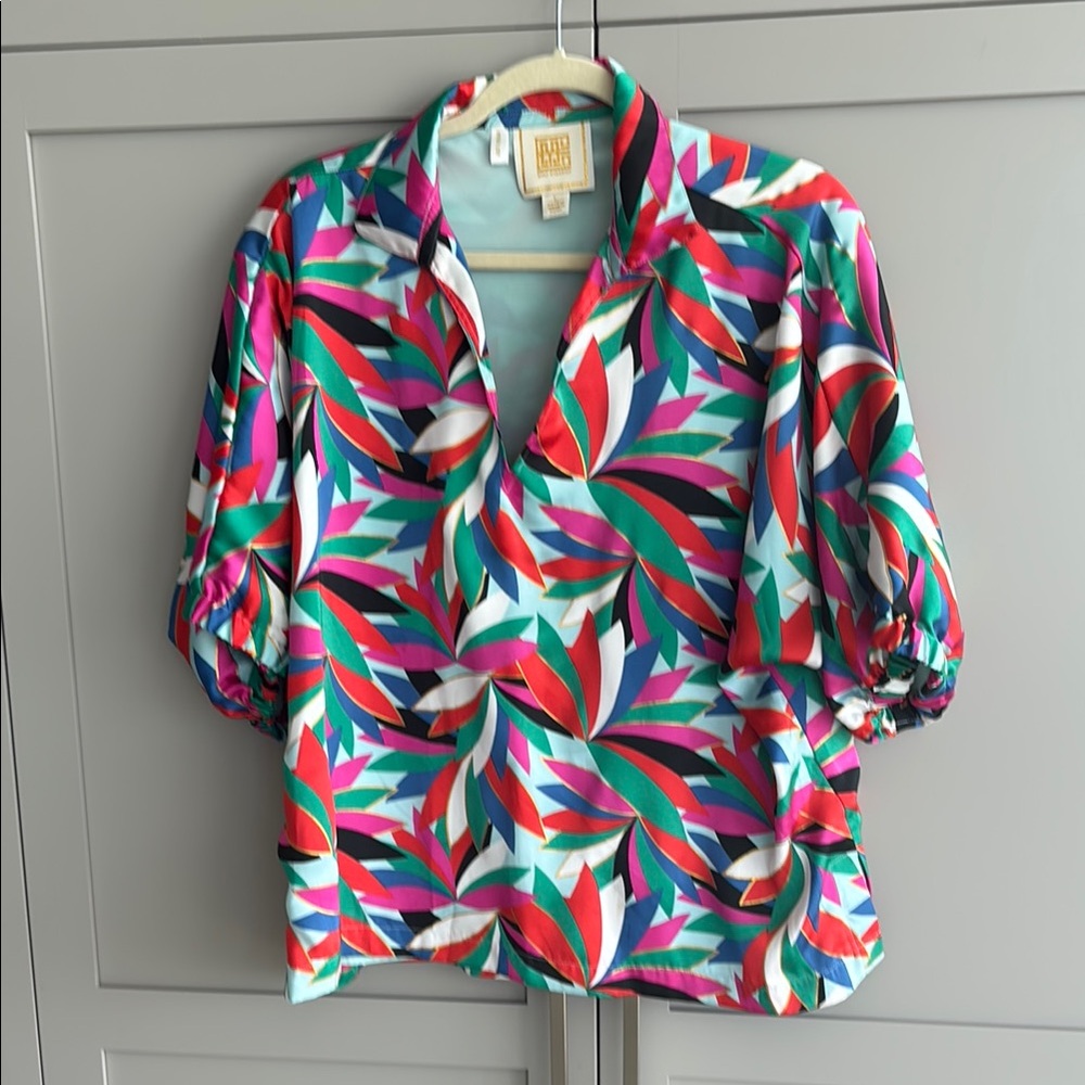 Emily Mc Carthy Poppy top Colorful Leaf Print size L